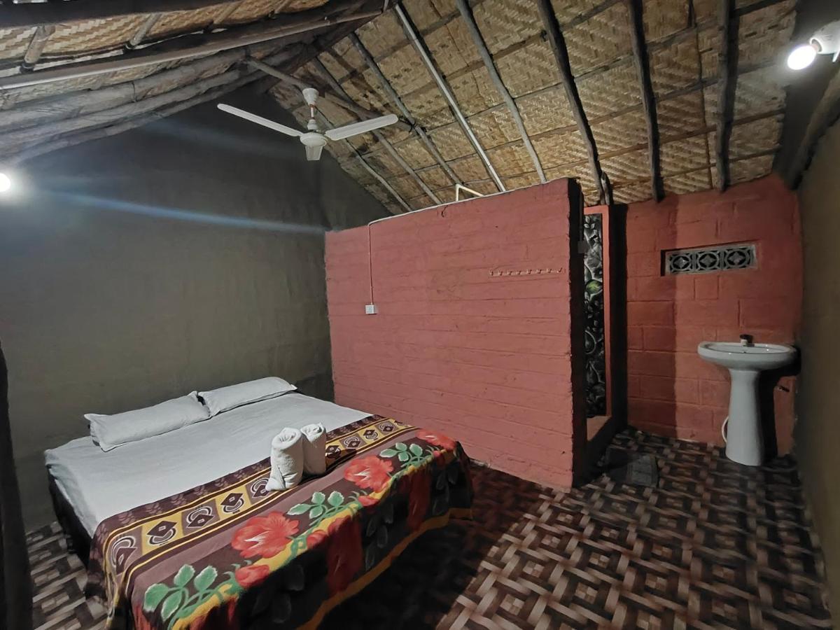 Waterfall Guesthouse Хампи Экстерьер фото
